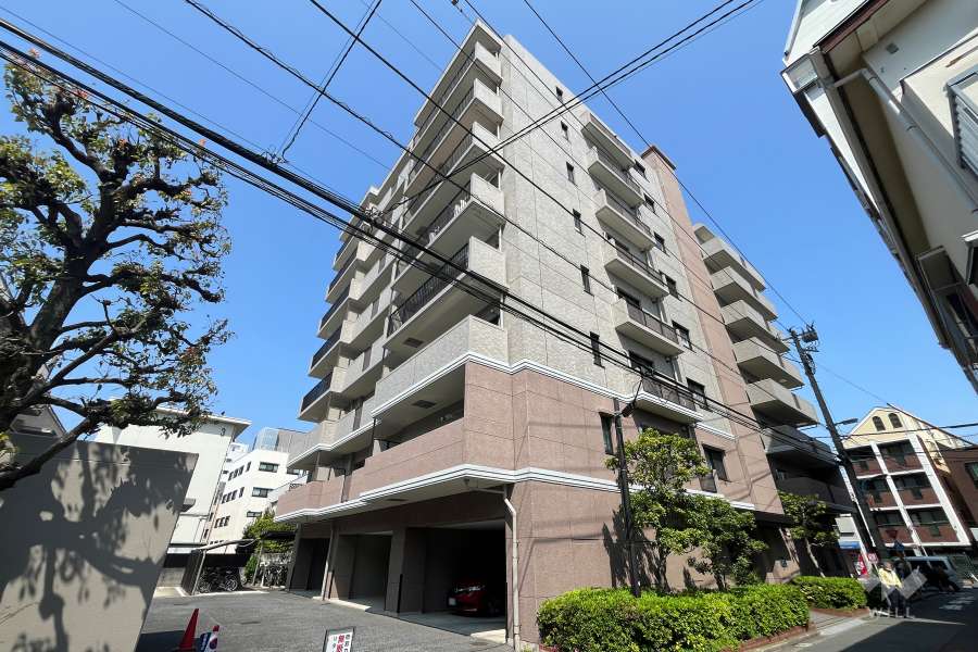 クレストコート中落合の外観（南東側から）