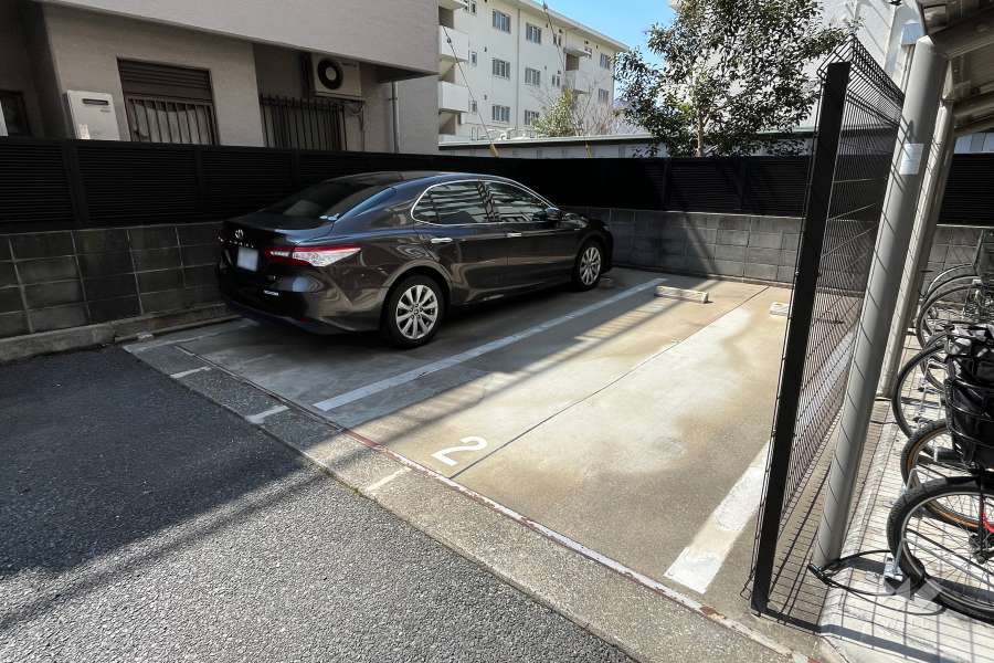 敷地内駐車場（屋外平面式）