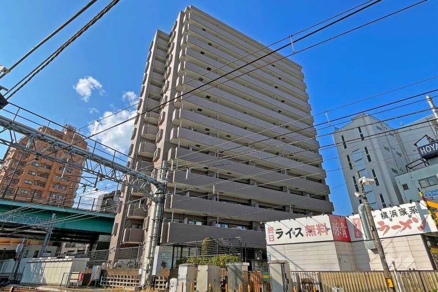 ライオンズステーションプラザ中井の外観（南東側から）