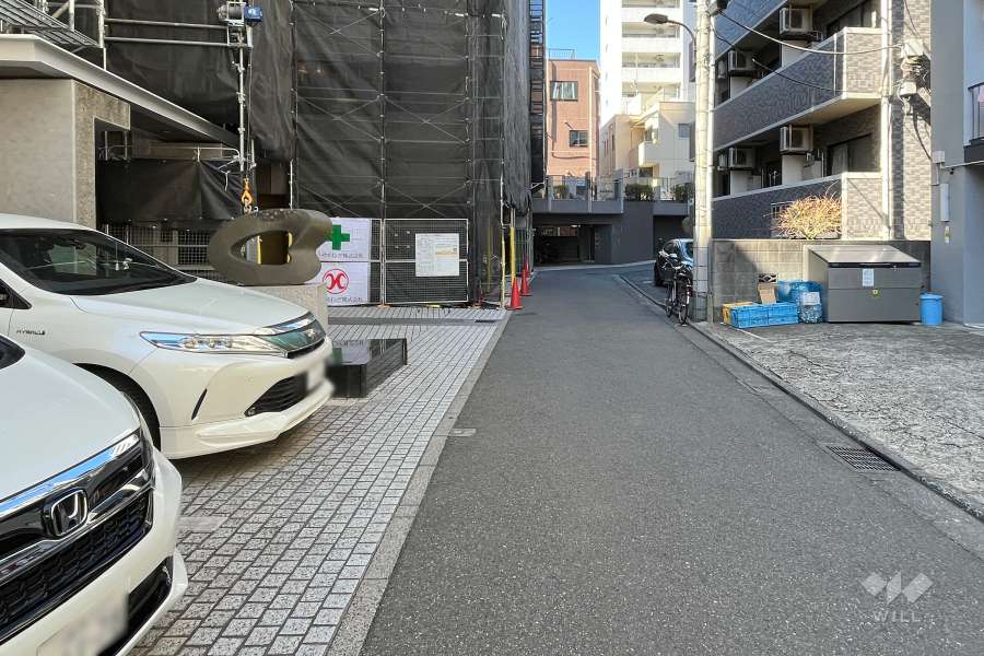 敷地北側の前面道路