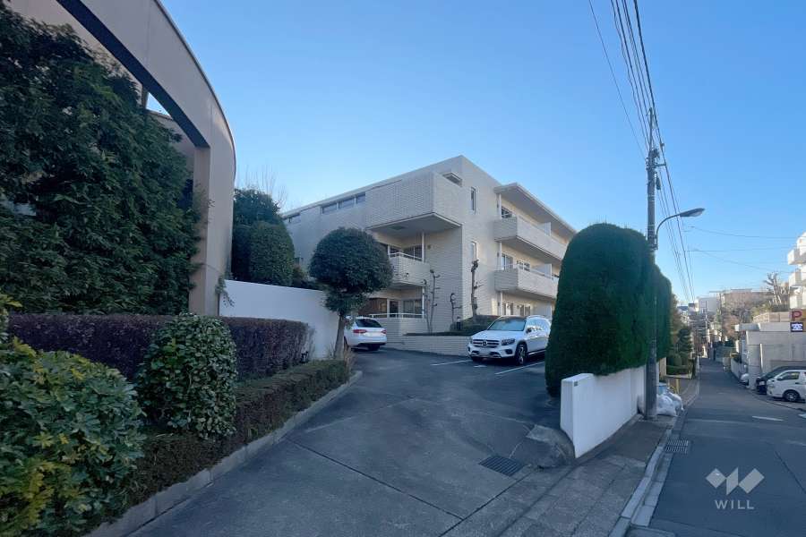 駐車場の出入り口