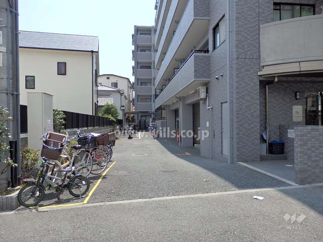 駐車場、駐輪場の出入り口