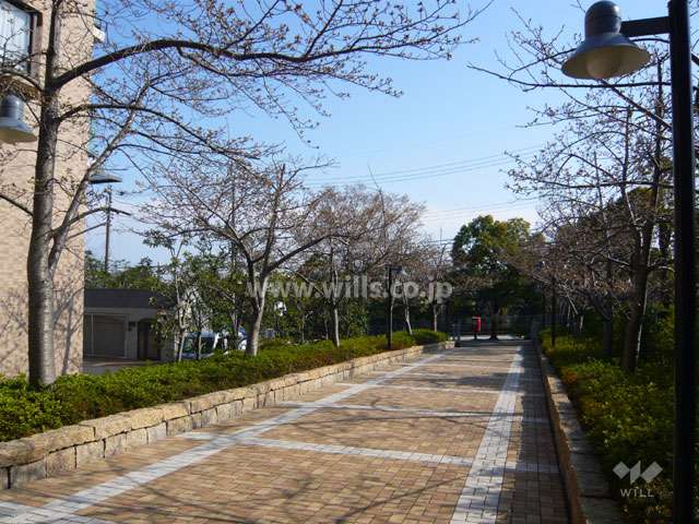 エントランスアプローチ（1番館・2番館共通）