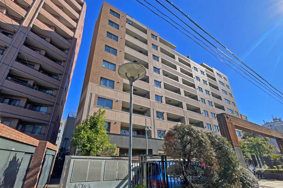 グローリオ御苑内藤町の外観（北西側から）