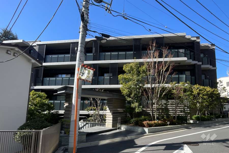 ザ・パークハウス御苑内藤町の外観（南東側から）