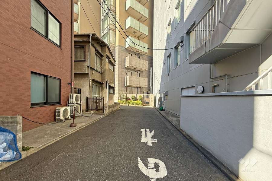 敷地東側の前面道路　