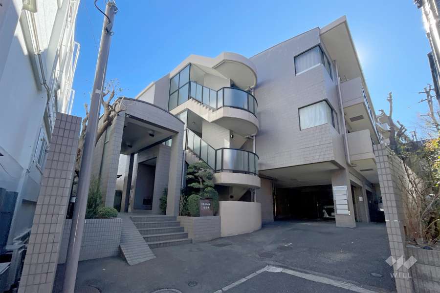 パインクレスト信濃町の外観（北西側から）