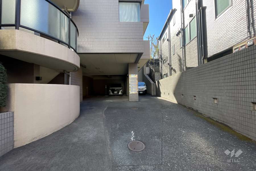 敷地内駐車場（屋外平面式・屋内機械式）