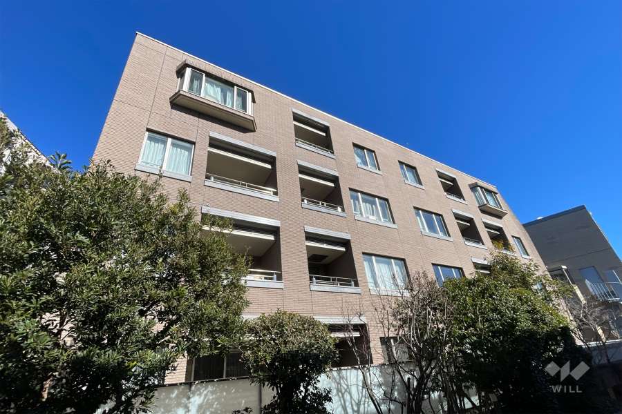 パークナード四谷の外観（南西側から）