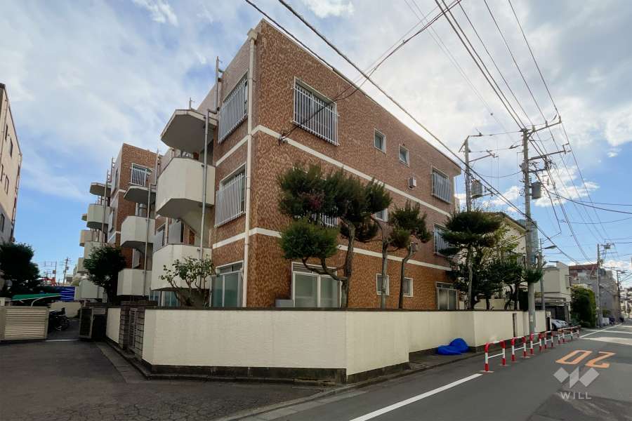 市ヶ谷ローヤルコーポの外観（北東側から）