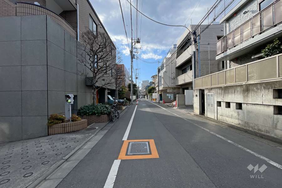 敷地北側の前面道路　