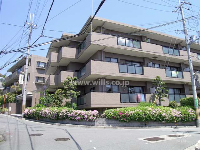 ステイツ花屋敷さくら坂の外観（南側から）