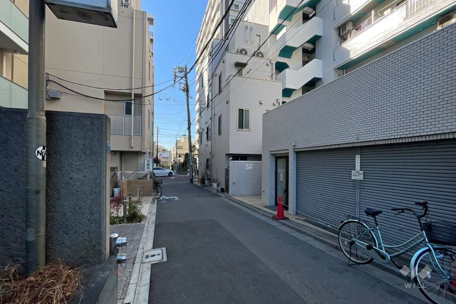 敷地南側の前面道路