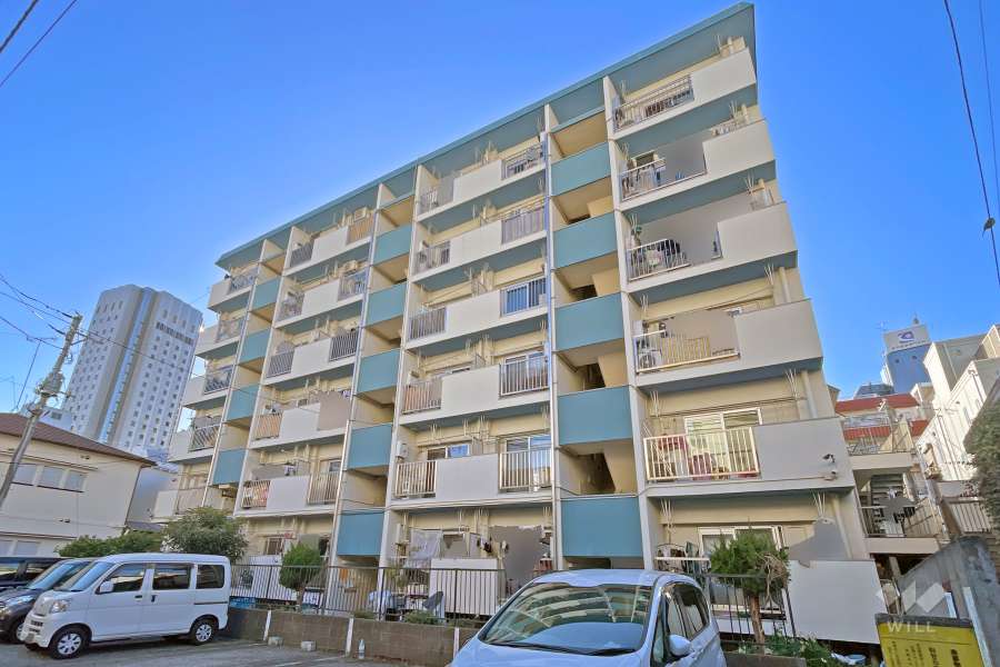 大久保ローヤルコーポの外観（北東側から）