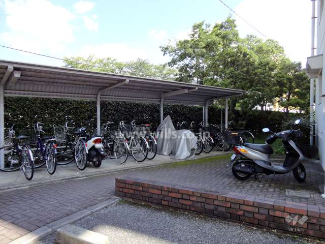 バイク置場、駐輪場