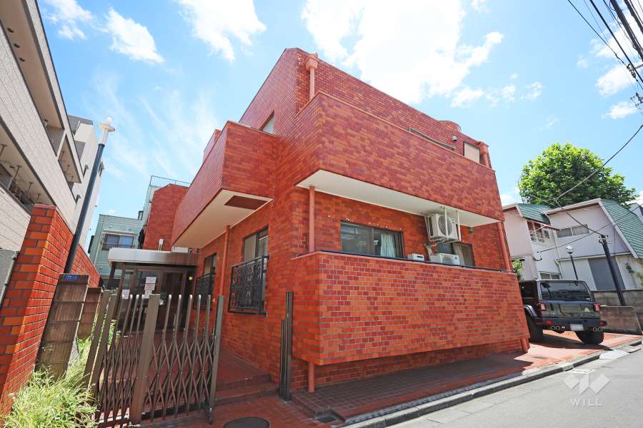 国際パレス大久保の外観（北西側から）