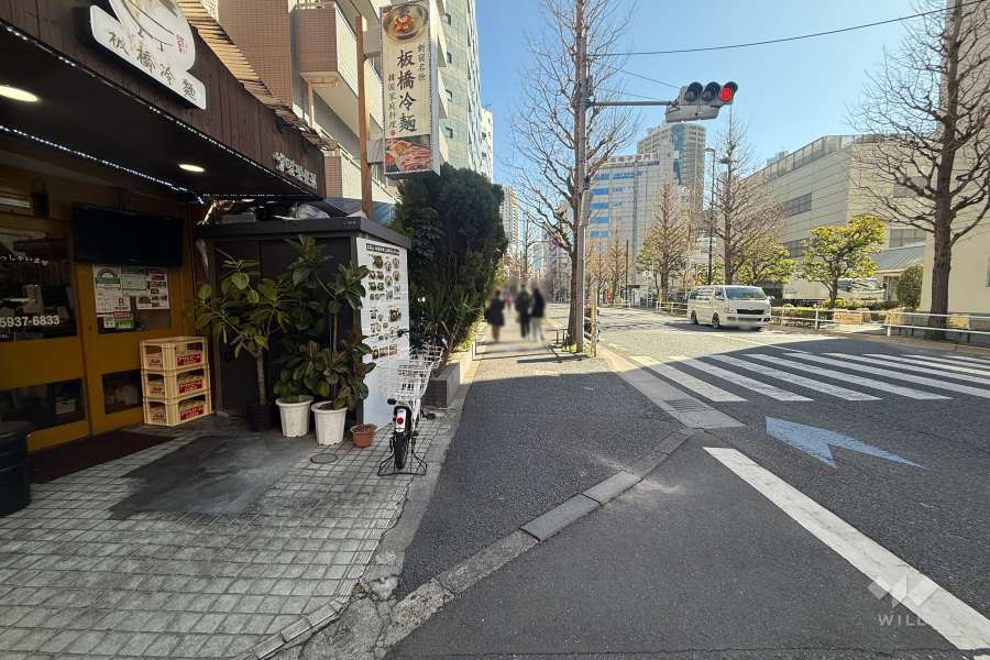 敷地南西側の前面道路