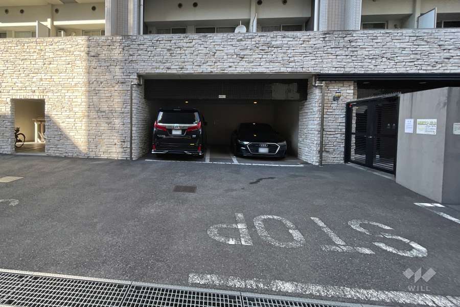 駐車場の出入り口・敷地内駐車場（屋内平面式）