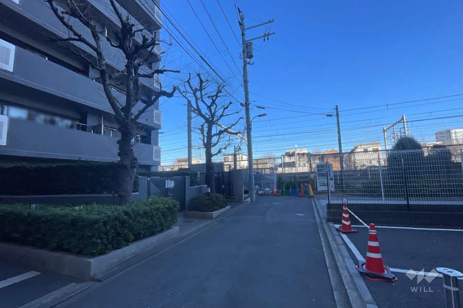 敷地南側の前面道路