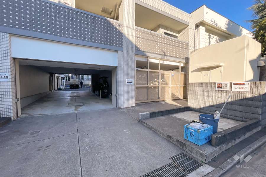 駐車場の出入り口