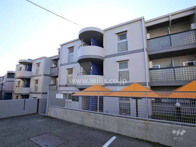 コンドミニアム山下駅前の外観（北東側から）