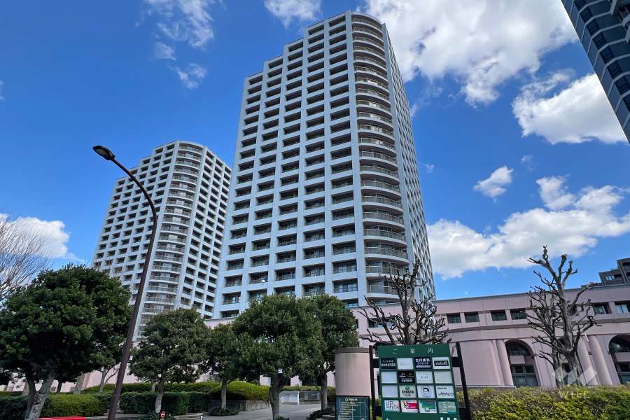 西戸山タワーホウムズセントラルタワーの外観（南西側から）