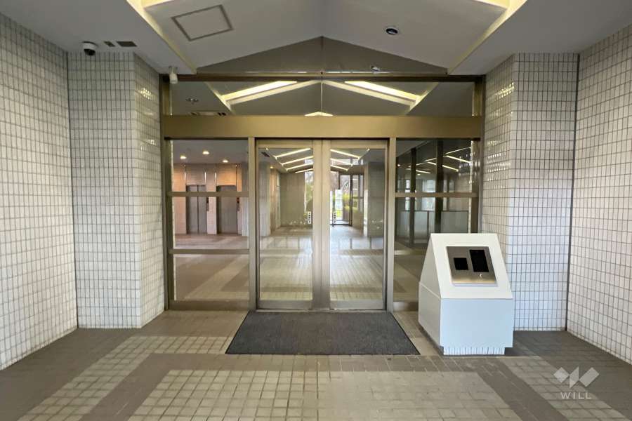 エントランスはオートロック付きです。2