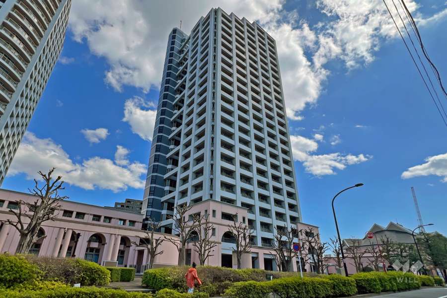 西戸山タワーホウムズサウスタワーの外観（西側から）