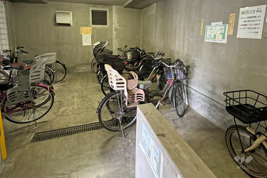 屋内に設けられた駐輪場