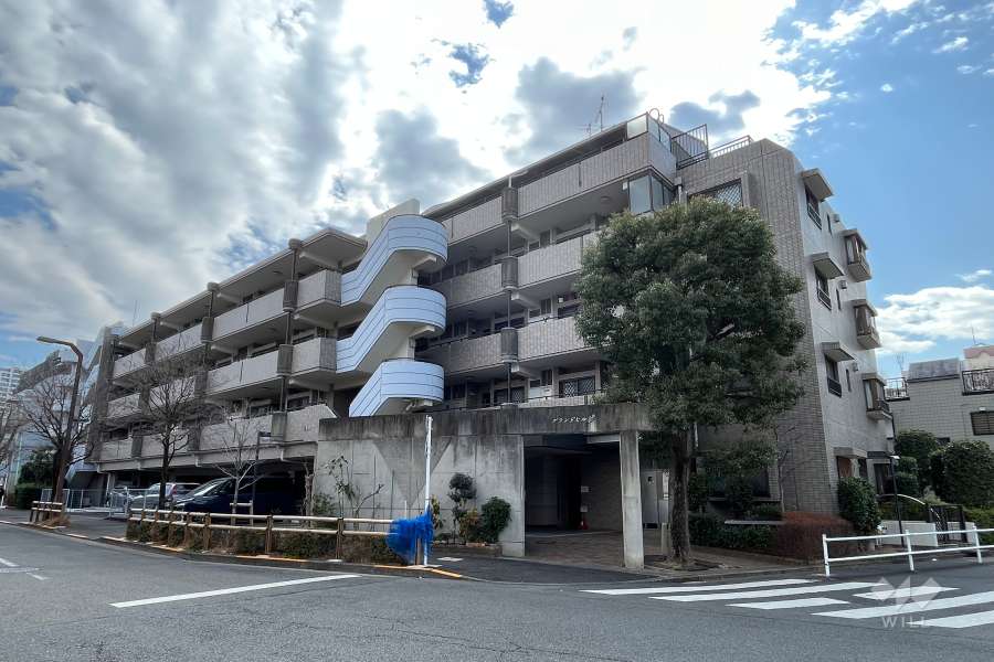 グランドヒルズＢの外観（北西側から）