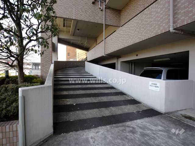 駐車場の出入り口