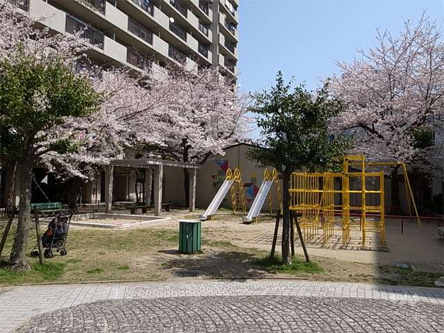 1号棟の南側にある公園