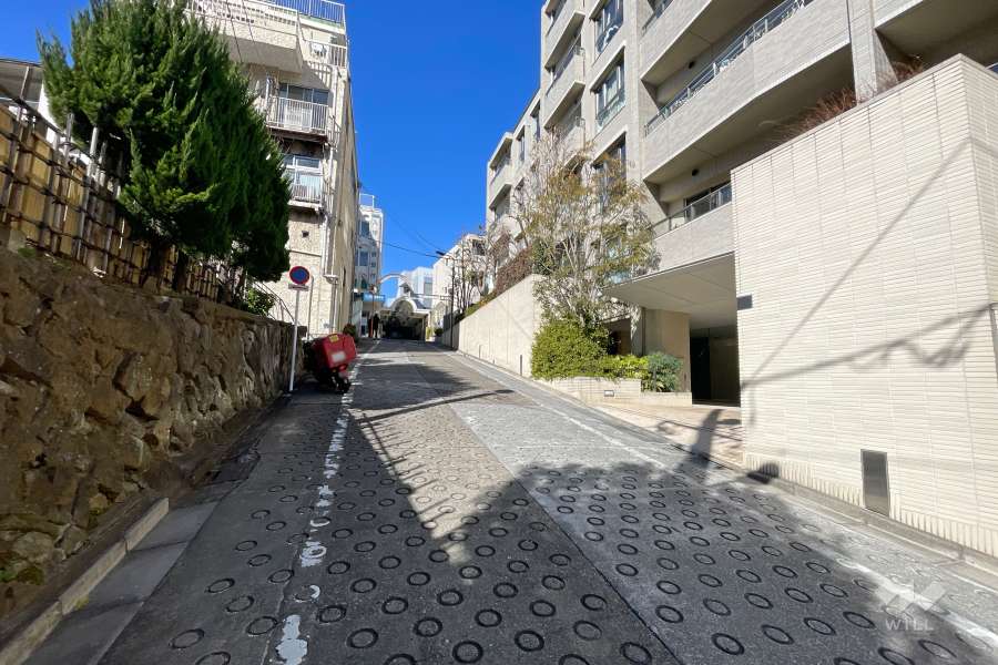 敷地南西側の前面道路