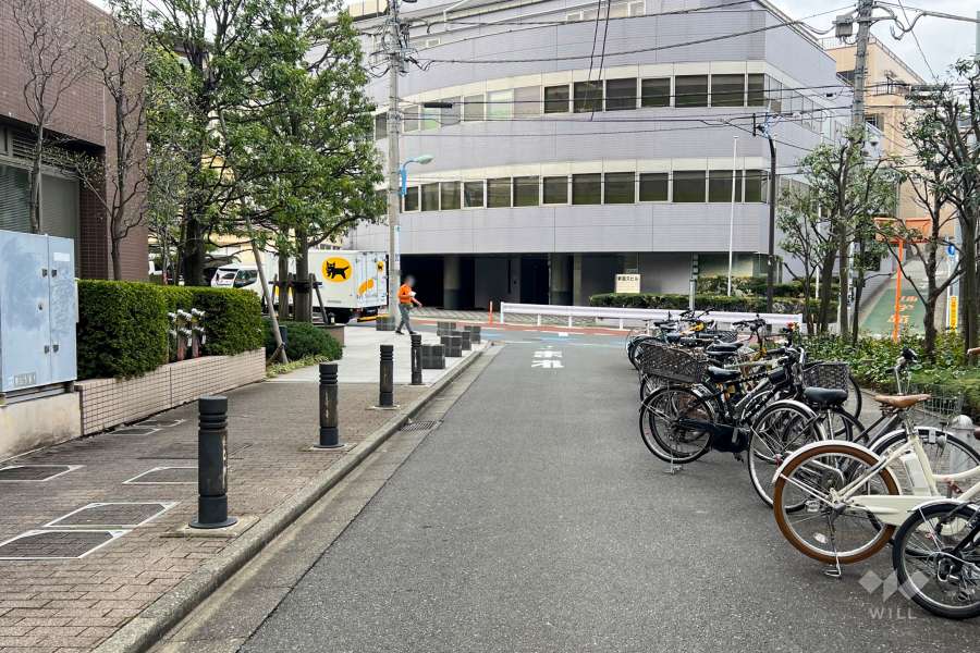 敷地東側の前面道路