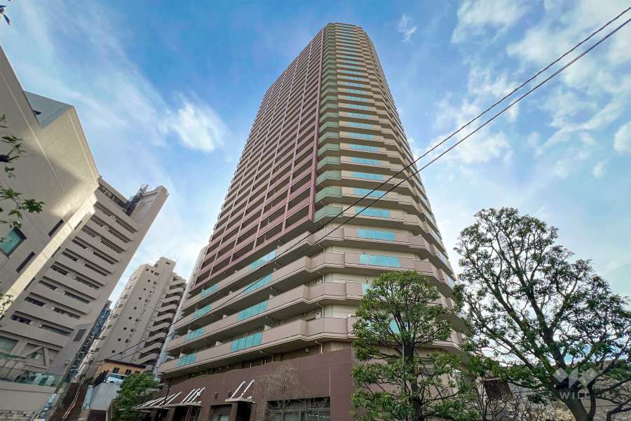 ローレルコート新宿タワーの外観（東側から）