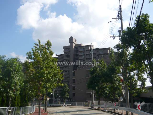 ラ・ビスタ宝塚ウエストウイング3番館の外観（北側から）