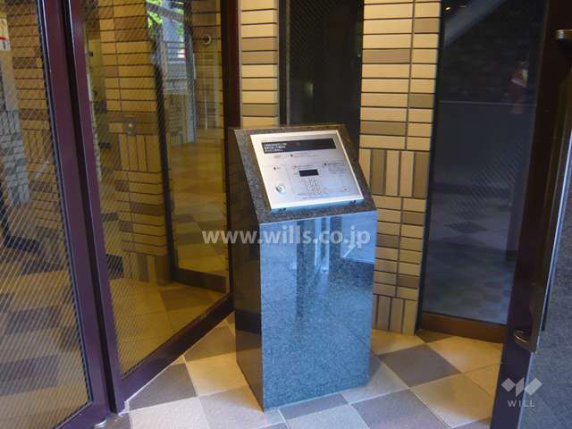 エントランスはオートロック付きです。