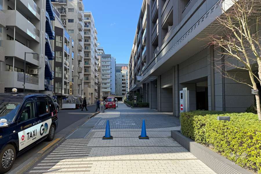 敷地南側の前面道路　