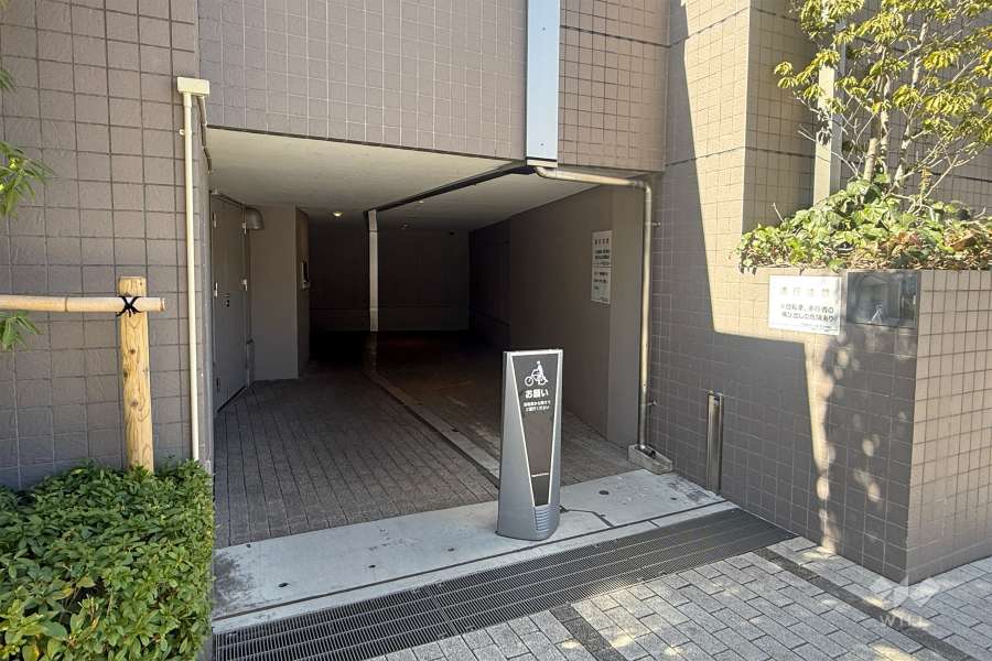 駐輪場の出入り口　