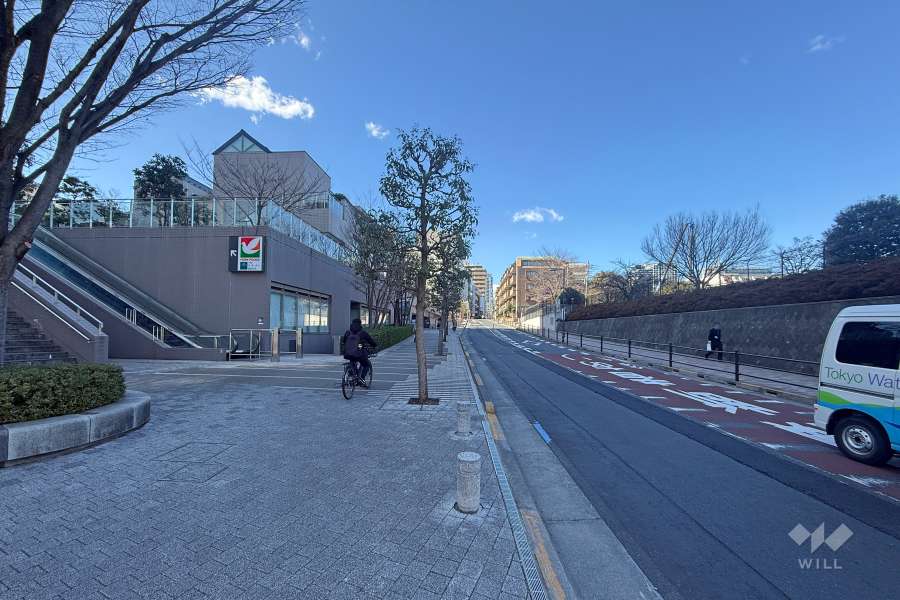 敷地北側の前面道路　