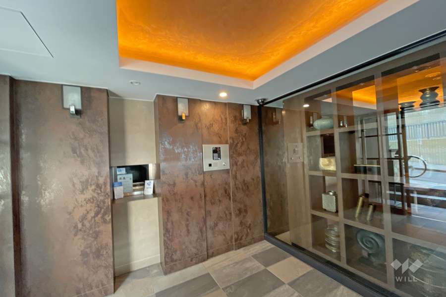 エントランスはオートロック付きです。