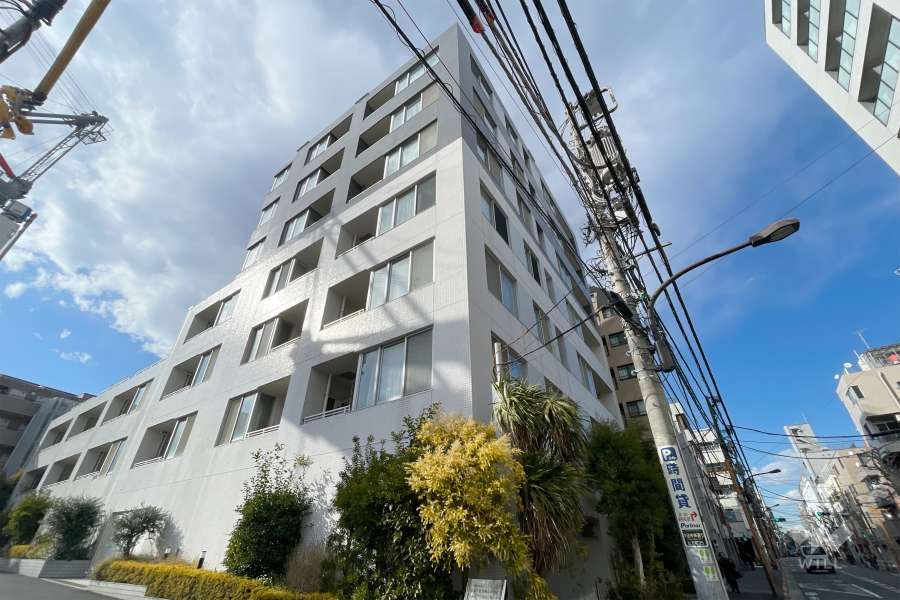 パークホームズ市ヶ谷の外観（南東側から）