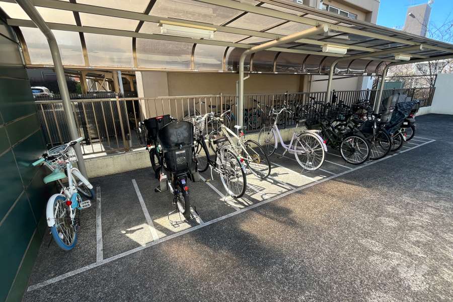 駐輪場（屋根あり）