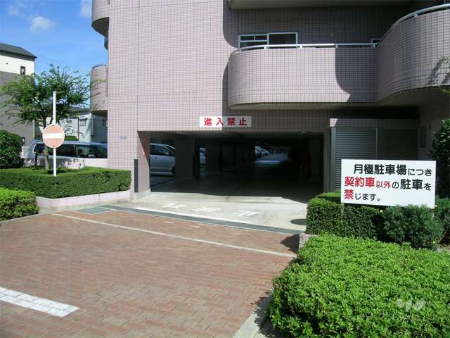 駐車場入り口