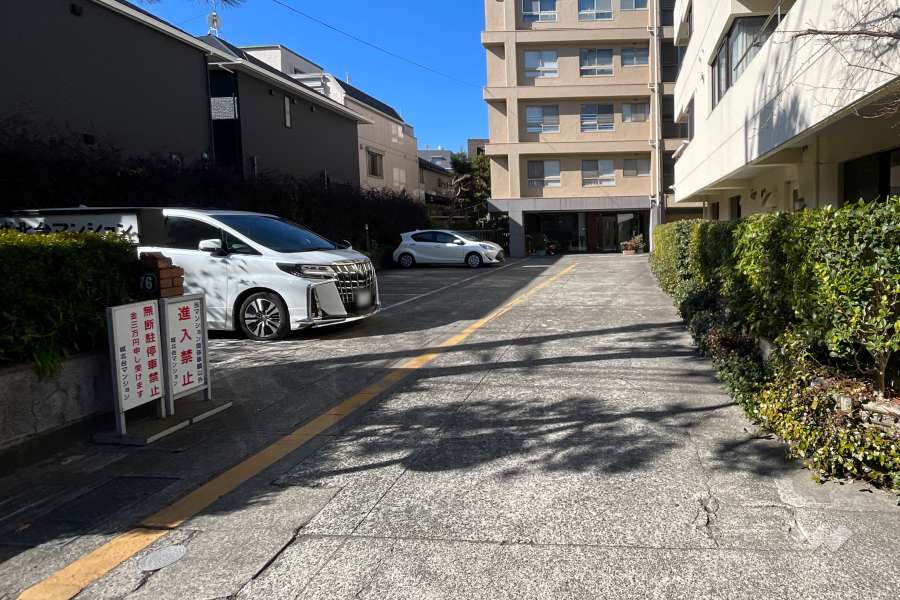 敷地内駐車場（屋外平面式）