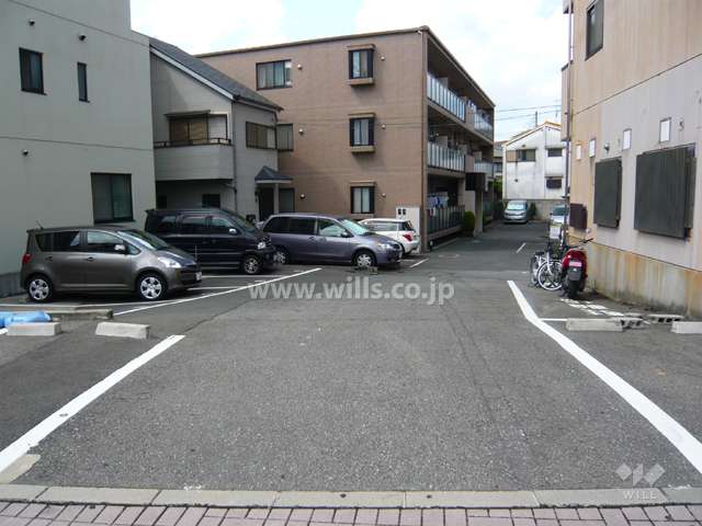 道路からは少し距離があります