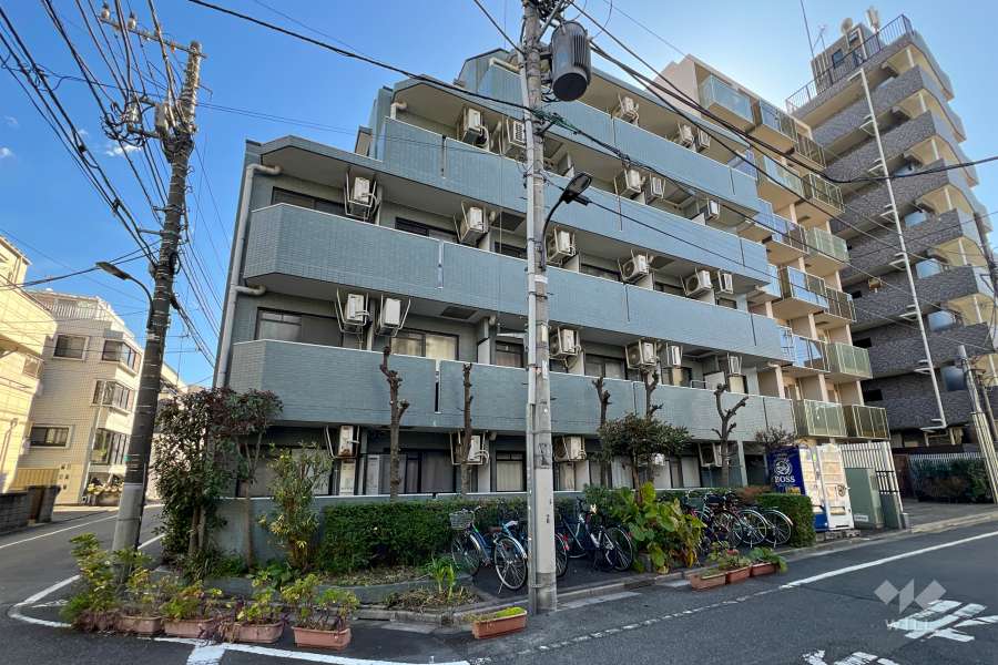 スカイコート新宿第7の外観（北西側から）