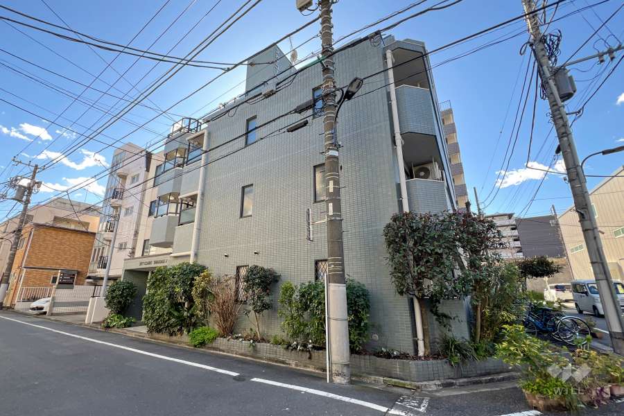 スカイコート新宿第7の外観（北西側から）