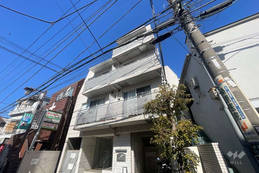 プレールドゥーク北新宿３の外観（南東側から）