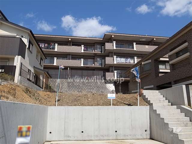 ワコーレ雲雀丘花屋敷の外観（南側から）